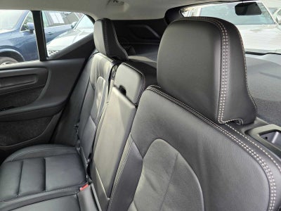 2026 Volvo XC40 Core
