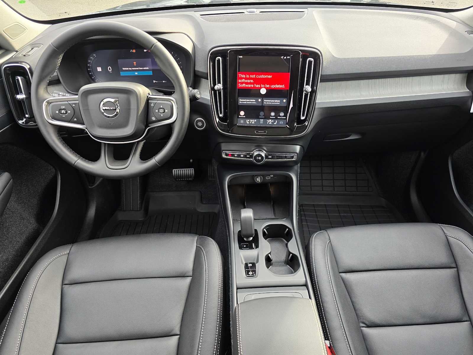 2026 Volvo XC40 Core