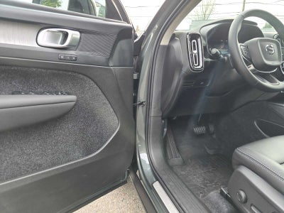 2026 Volvo XC40 Core
