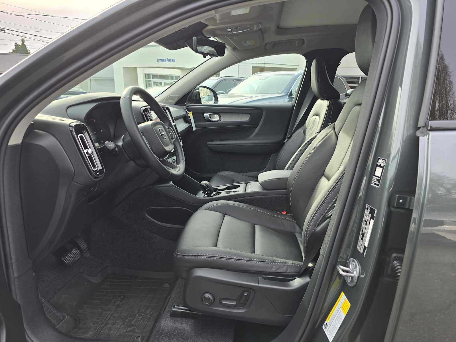 2026 Volvo XC40 Core