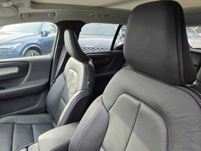 2026 Volvo XC40 Core