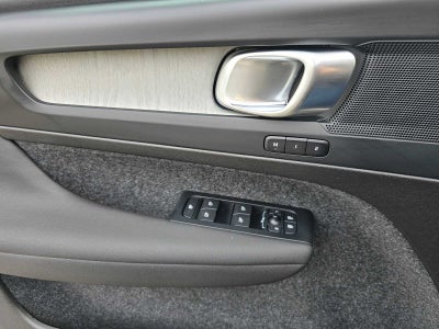 2026 Volvo XC40 Core