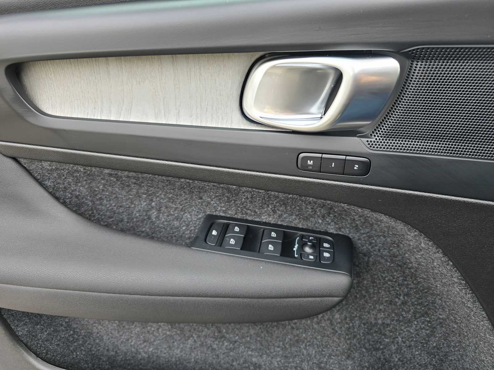 2026 Volvo XC40 Core