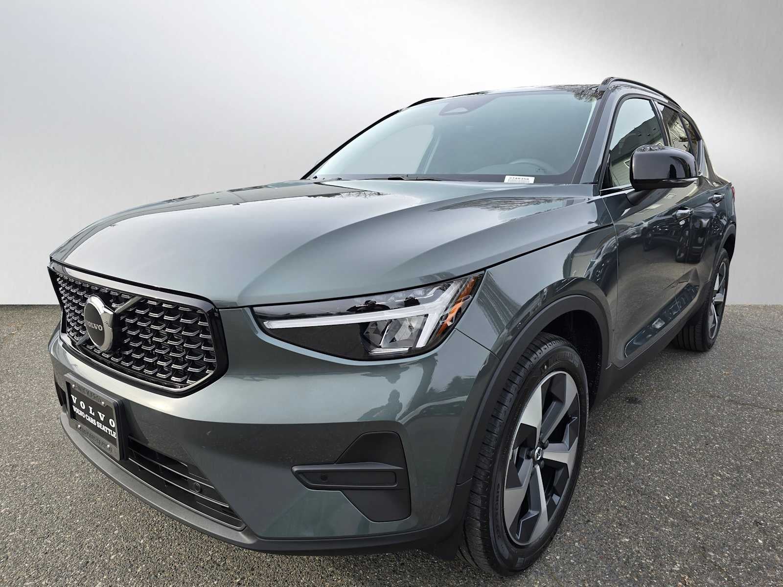 2026 Volvo XC40 Core
