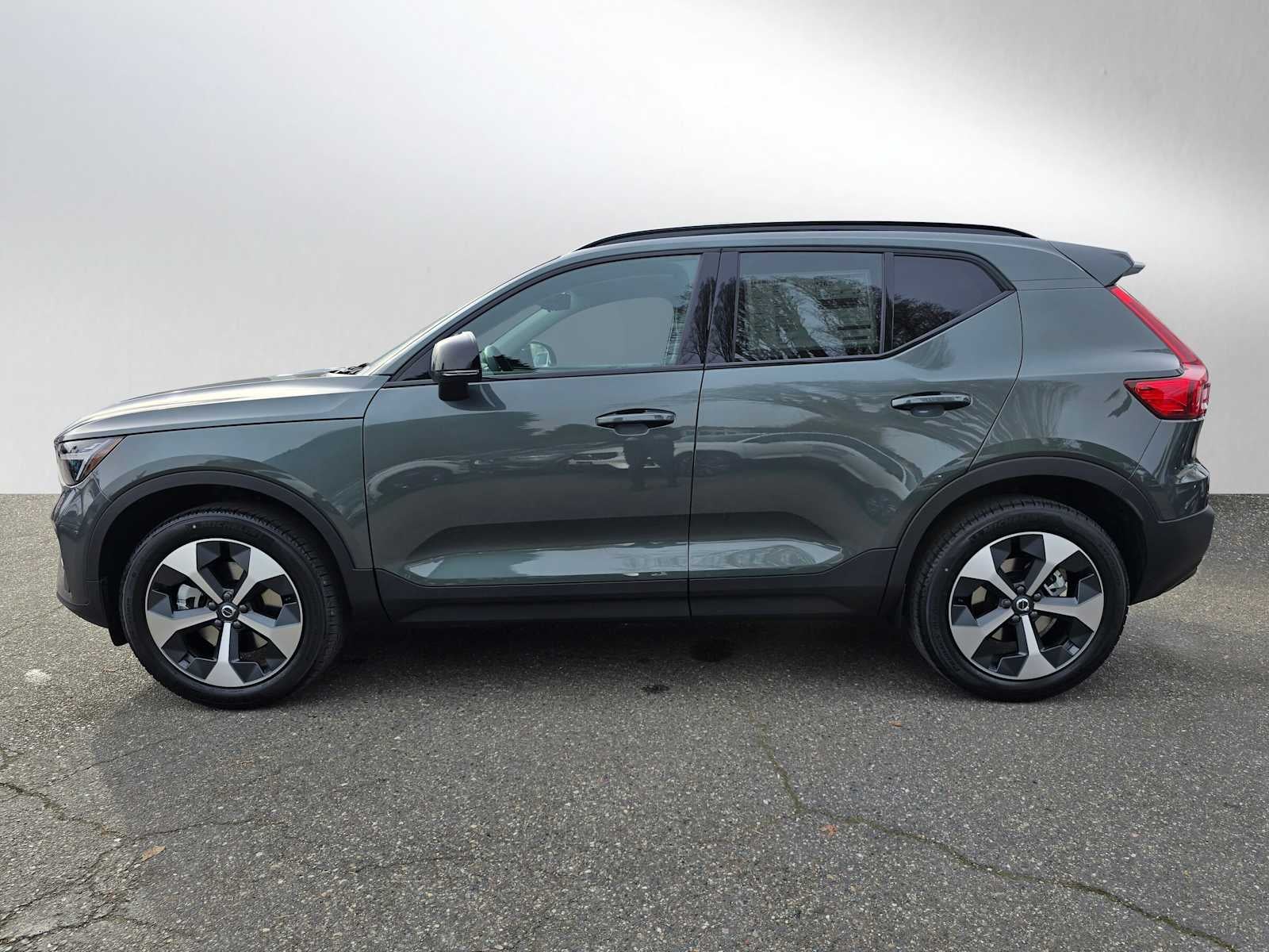 2026 Volvo XC40 Core