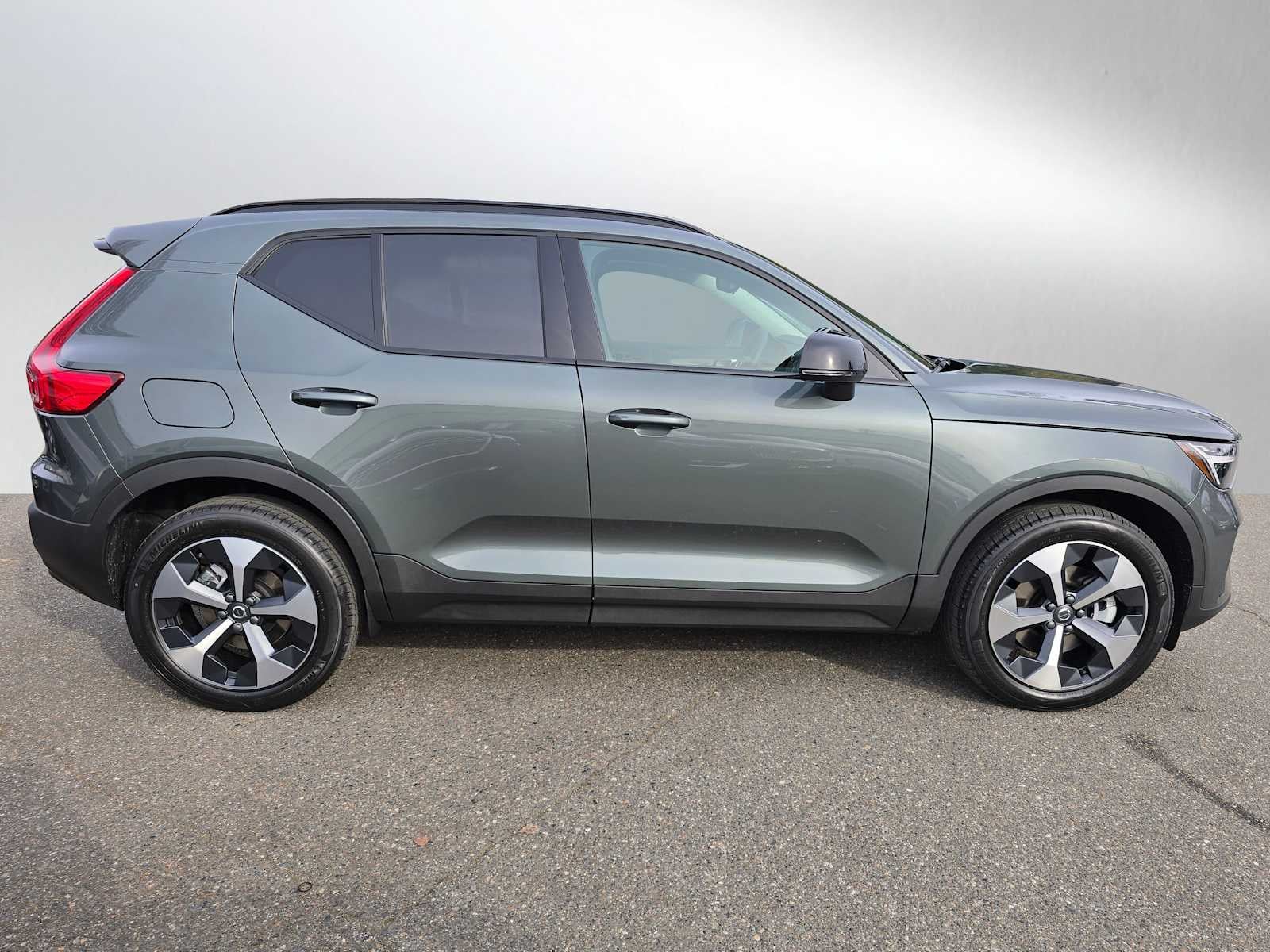 2026 Volvo XC40 Core
