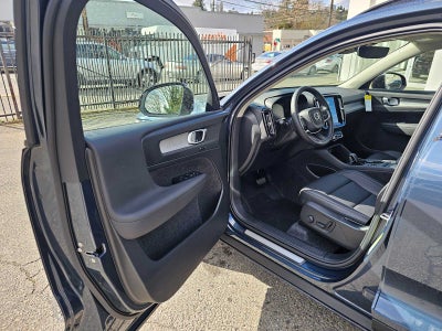 2026 Volvo XC40 Core