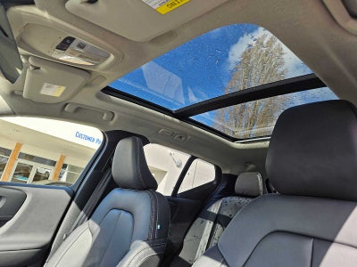 2026 Volvo XC40 Core