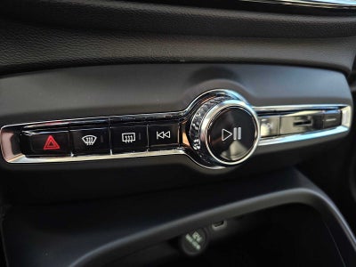 2026 Volvo XC40 Core