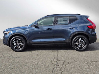 2026 Volvo XC40 Core