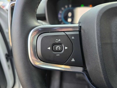 2025 Volvo XC40 Core Bright Theme