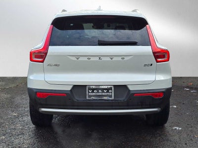 2025 Volvo XC40 Core Bright Theme