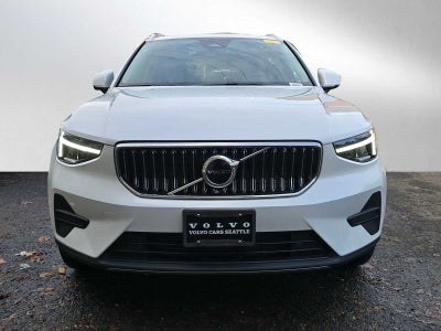 2025 Volvo XC40 Core Bright Theme