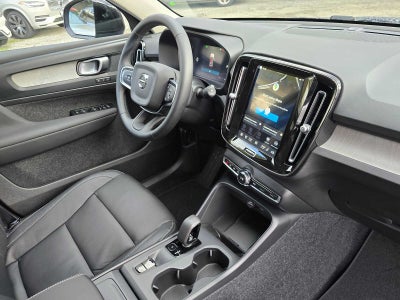 2026 Volvo XC40 Core