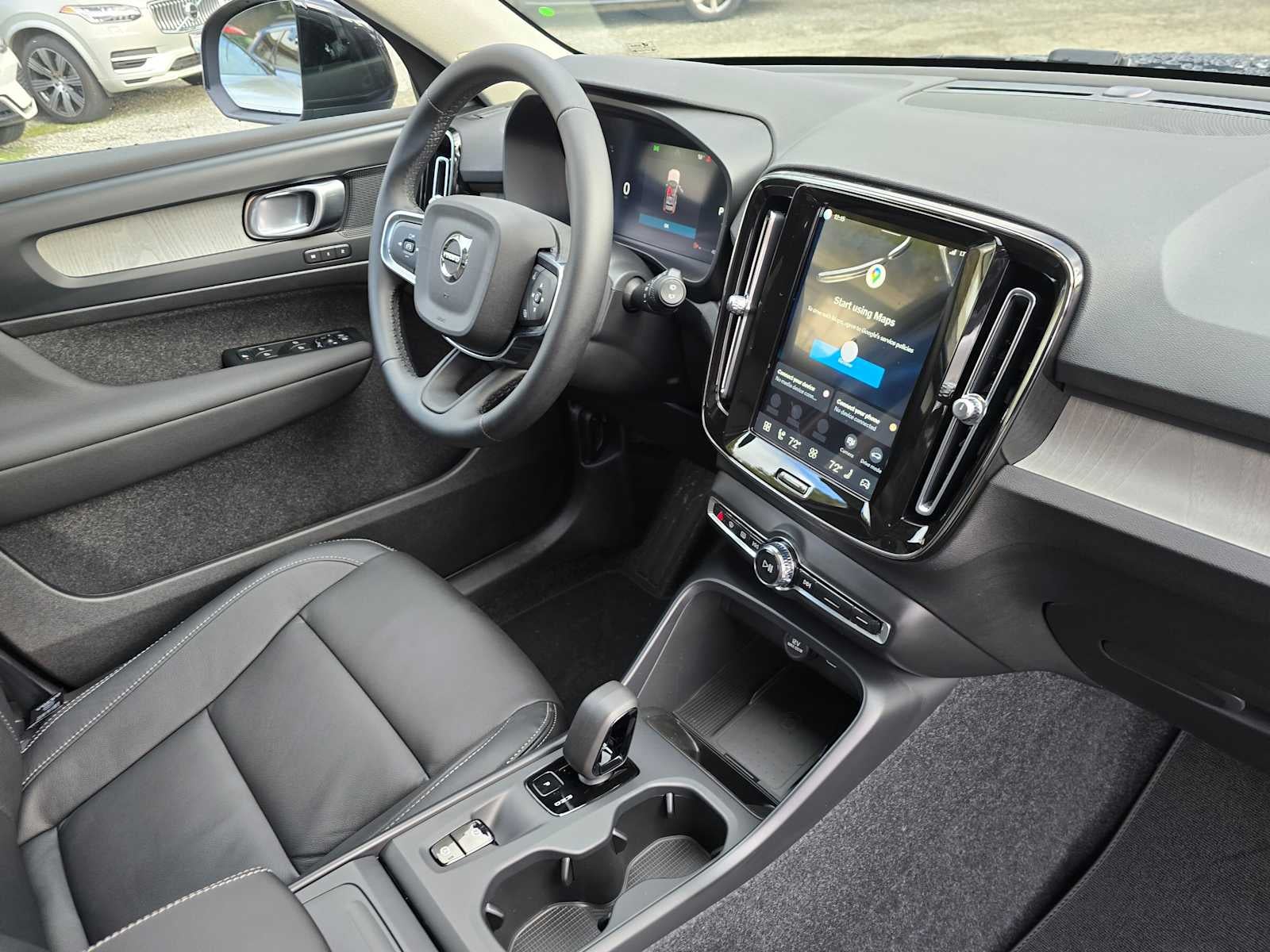 2026 Volvo XC40 Core