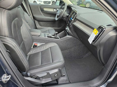 2026 Volvo XC40 Core