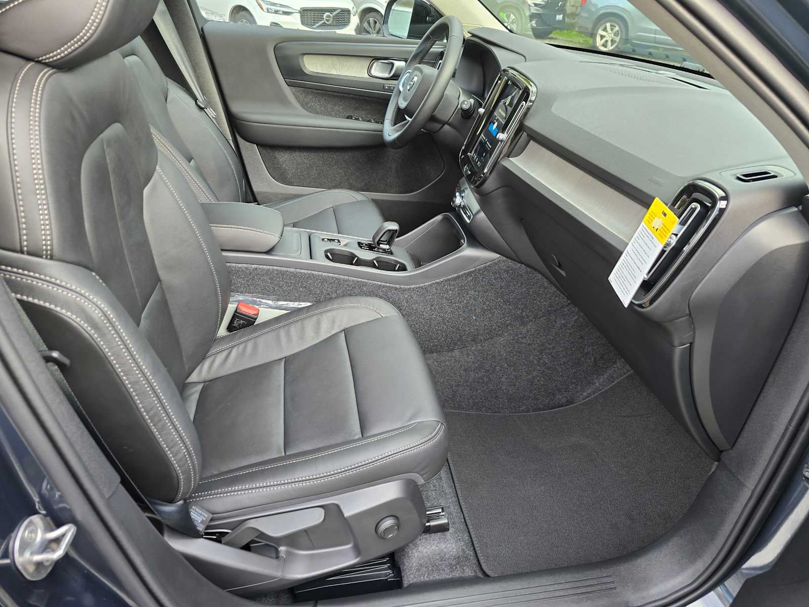 2026 Volvo XC40 Core