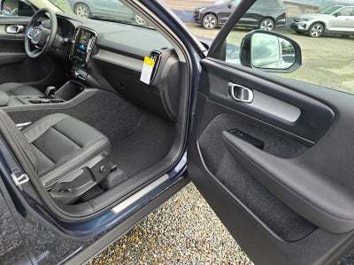 2026 Volvo XC40 Core