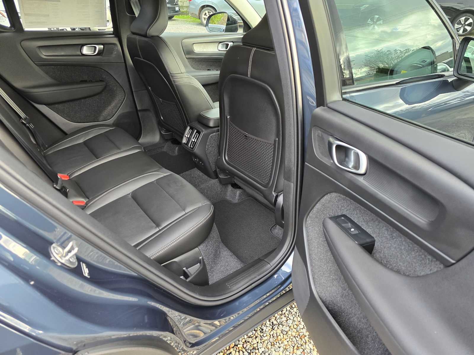2026 Volvo XC40 Core