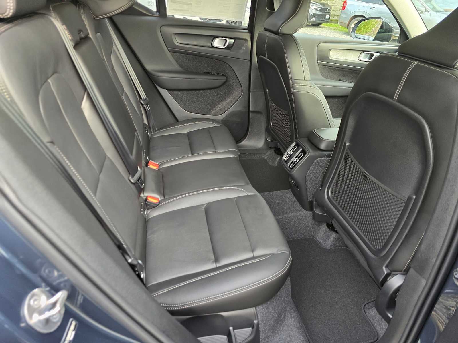 2026 Volvo XC40 Core