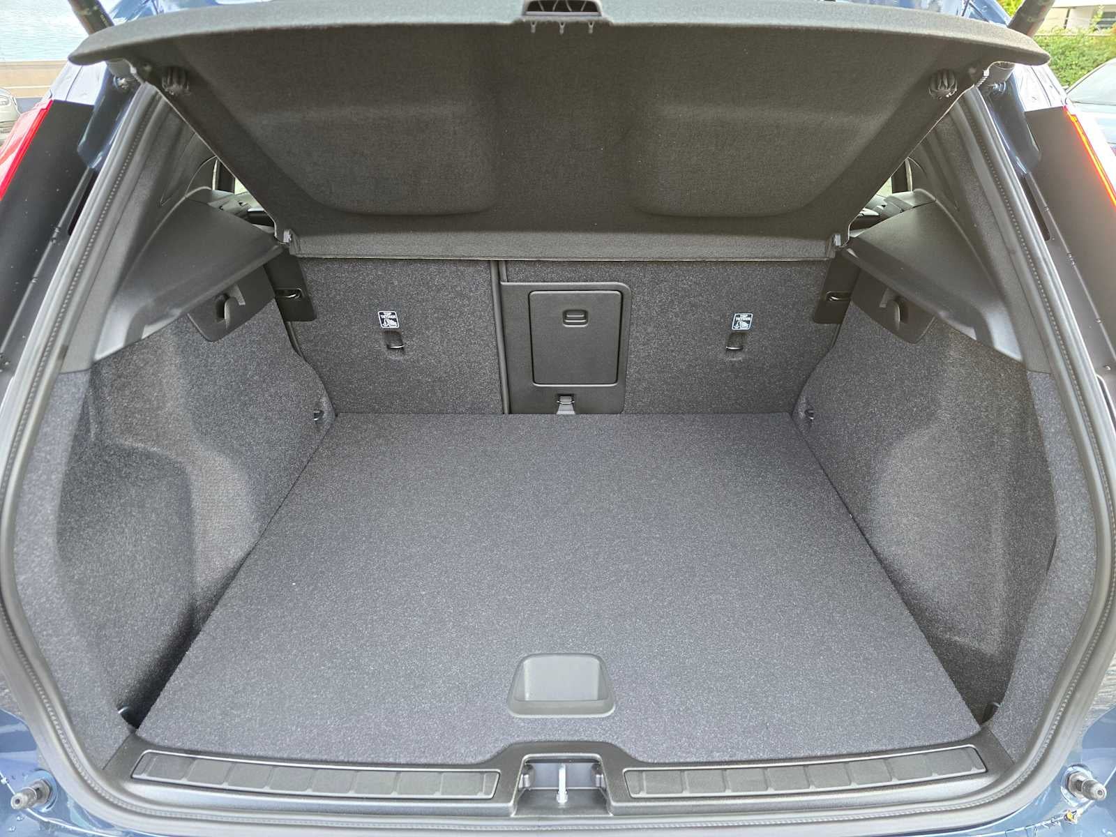 2026 Volvo XC40 Core