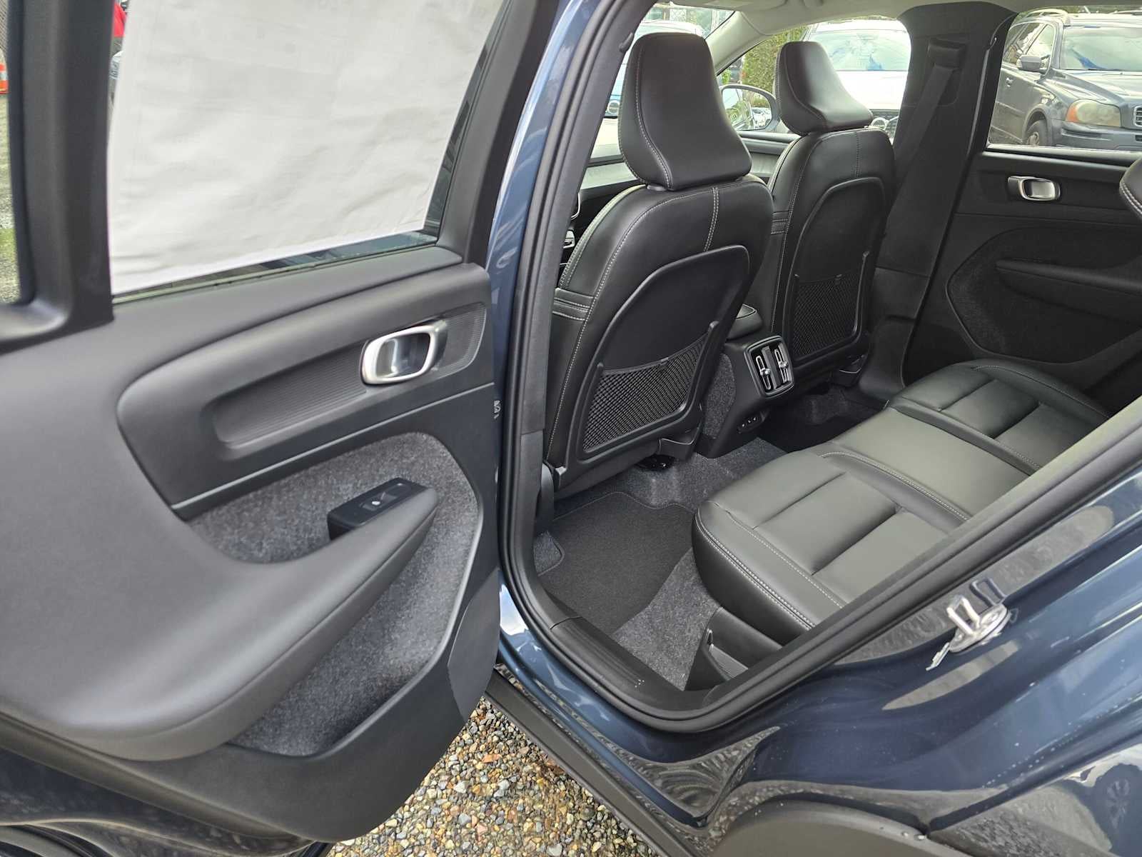2026 Volvo XC40 Core