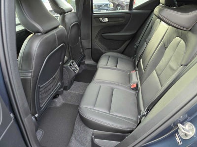 2026 Volvo XC40 Core