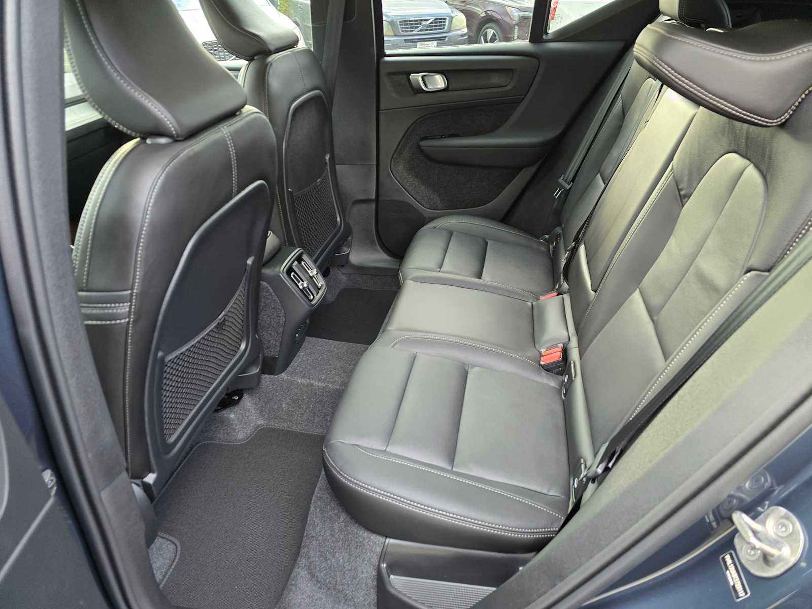 2026 Volvo XC40 Core