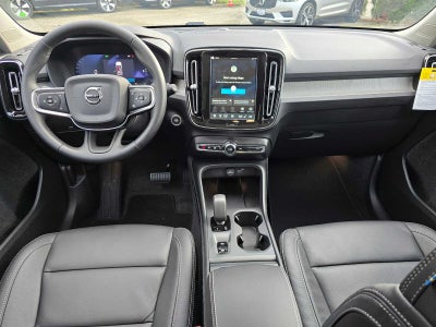2026 Volvo XC40 Core