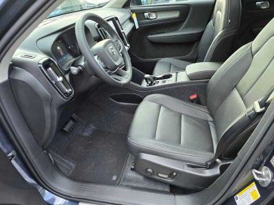 2026 Volvo XC40 Core