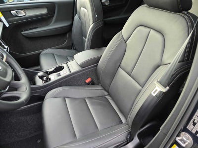 2026 Volvo XC40 Core