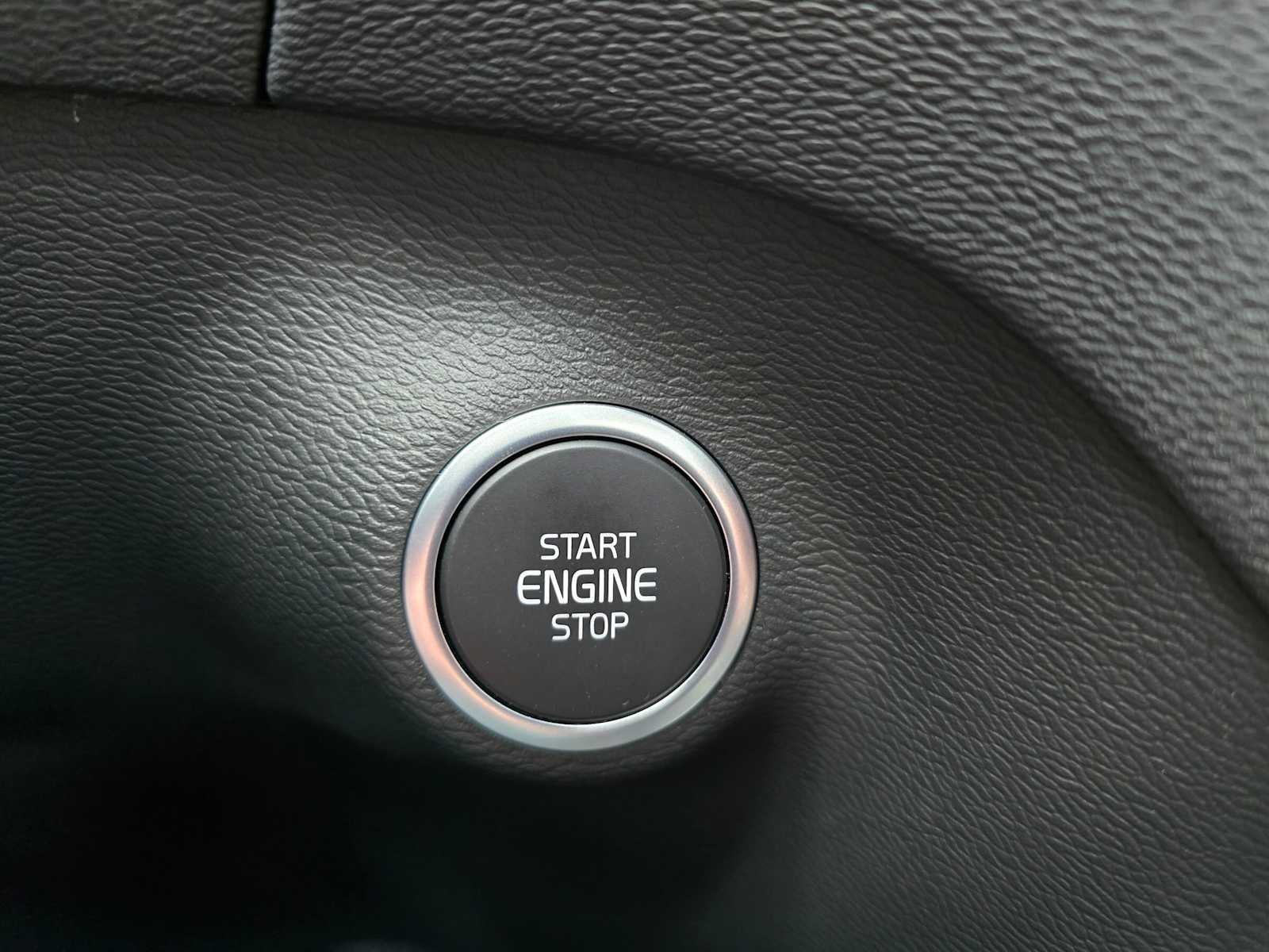 2026 Volvo XC40 Core