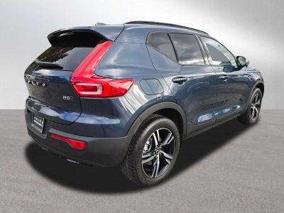 2026 Volvo XC40 Core