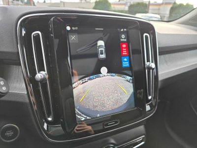 2026 Volvo XC40 Core