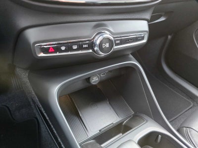 2026 Volvo XC40 Core