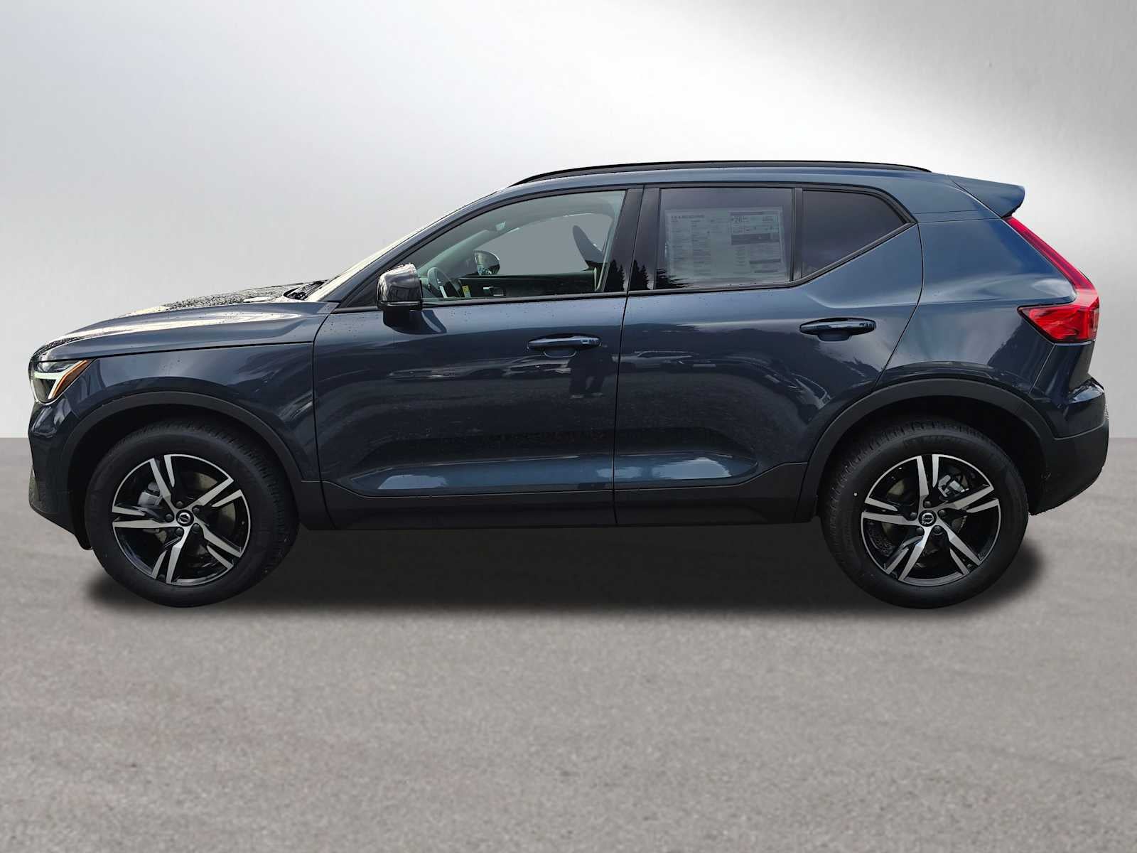 2026 Volvo XC40 Core