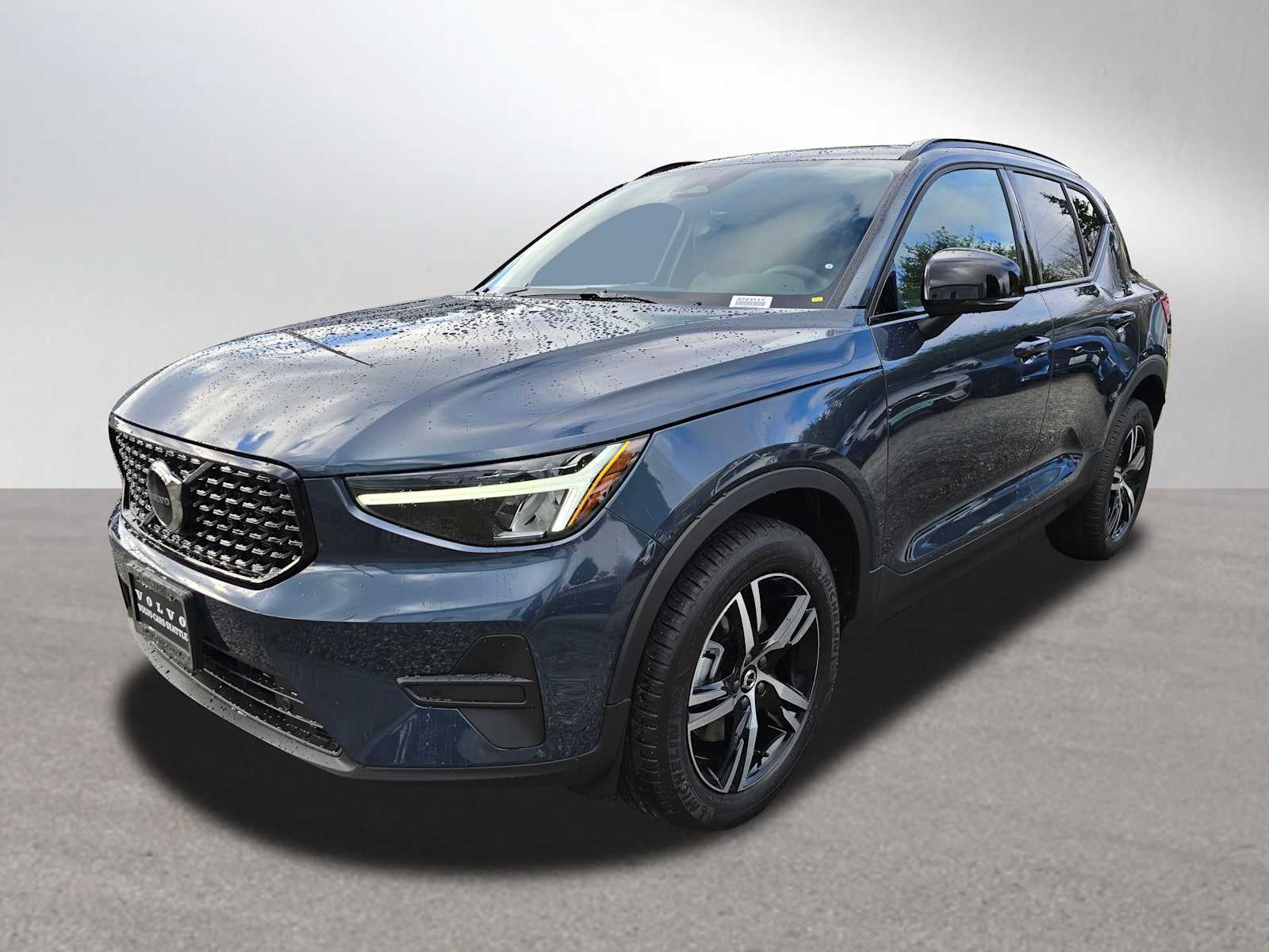 2026 Volvo XC40 Core
