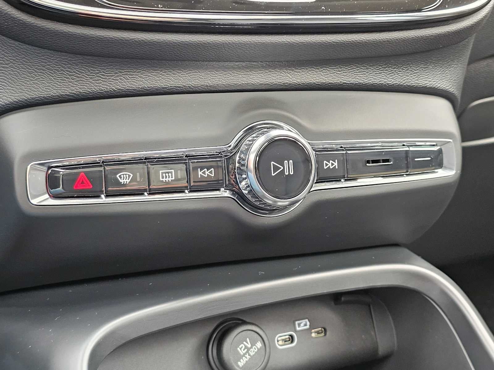 2026 Volvo XC40 Ultra