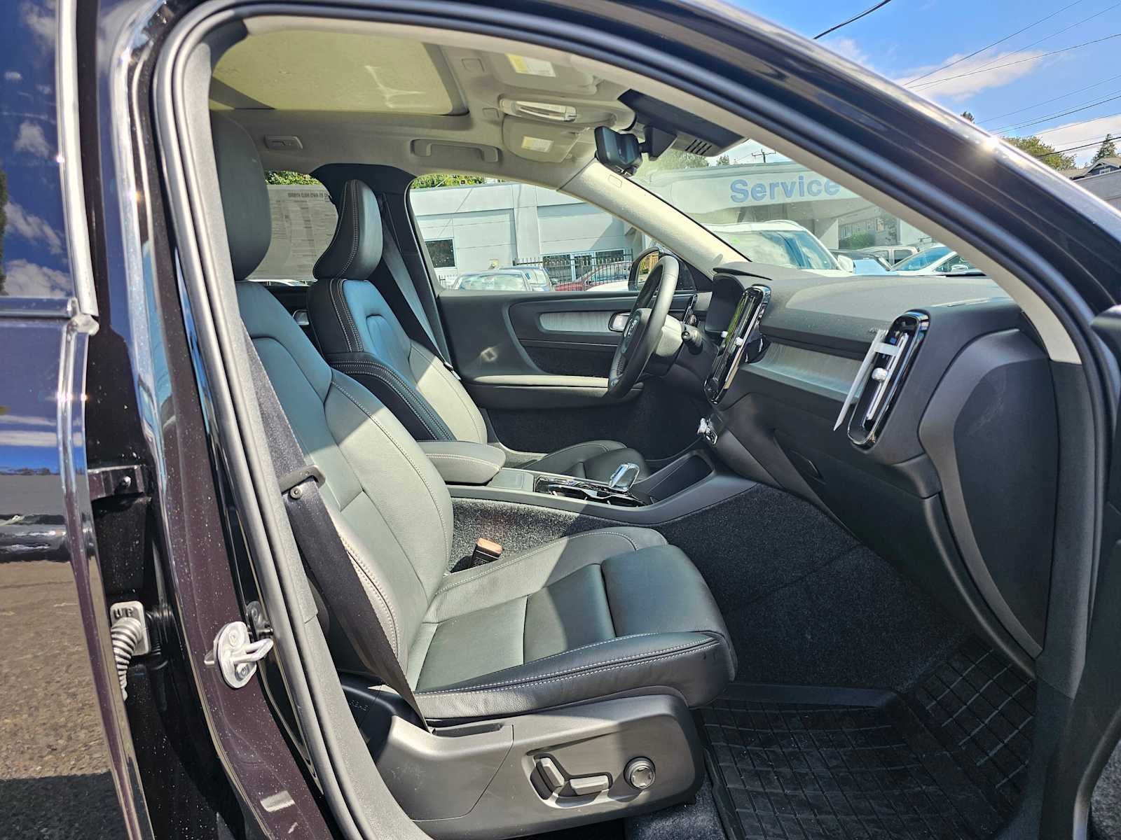 2026 Volvo XC40 Ultra