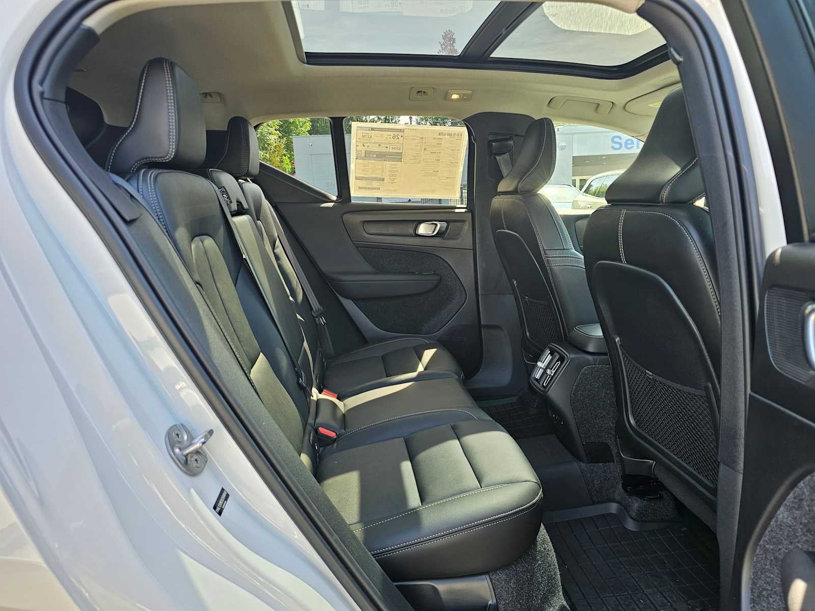 2025 Volvo XC40 Ultra Dark Theme