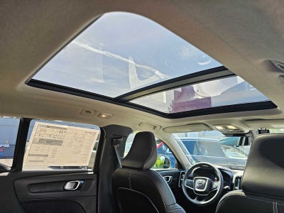 2025 Volvo XC40 Ultra Dark Theme