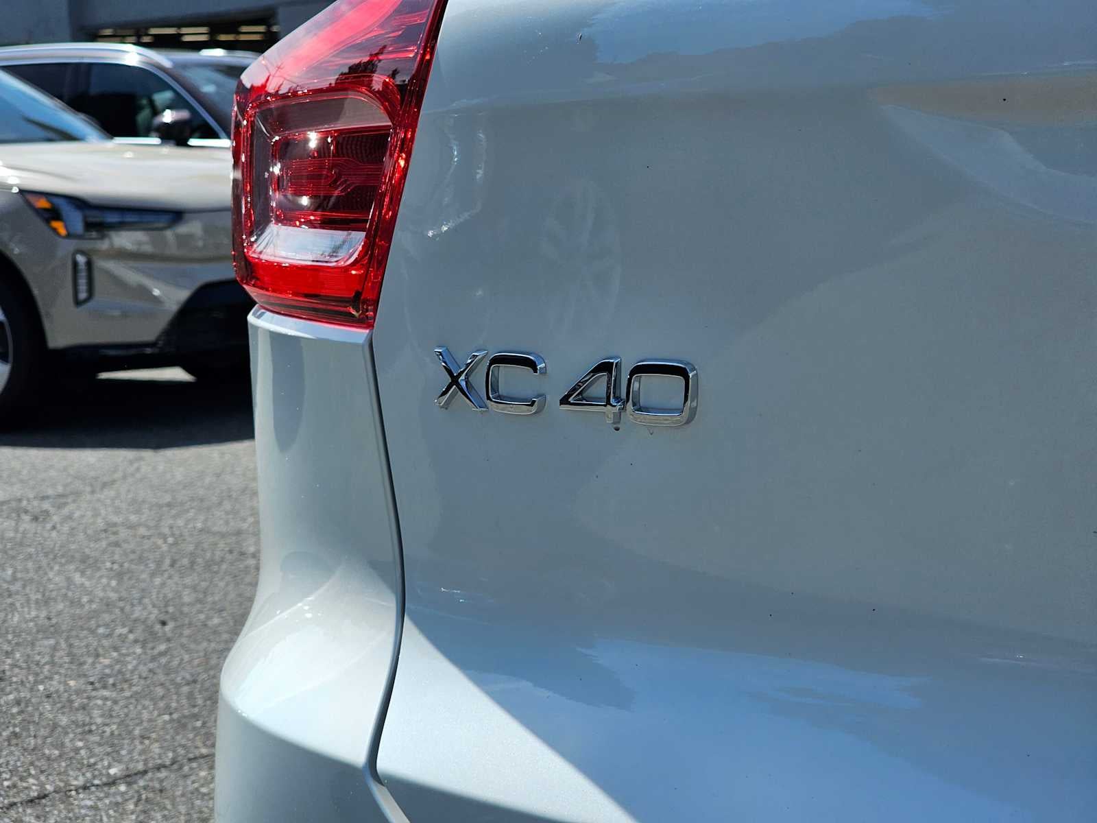 2025 Volvo XC40 Ultra Dark Theme