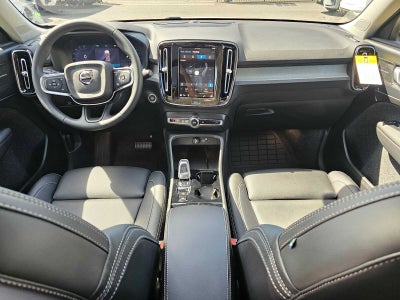 2025 Volvo XC40 Ultra Dark Theme