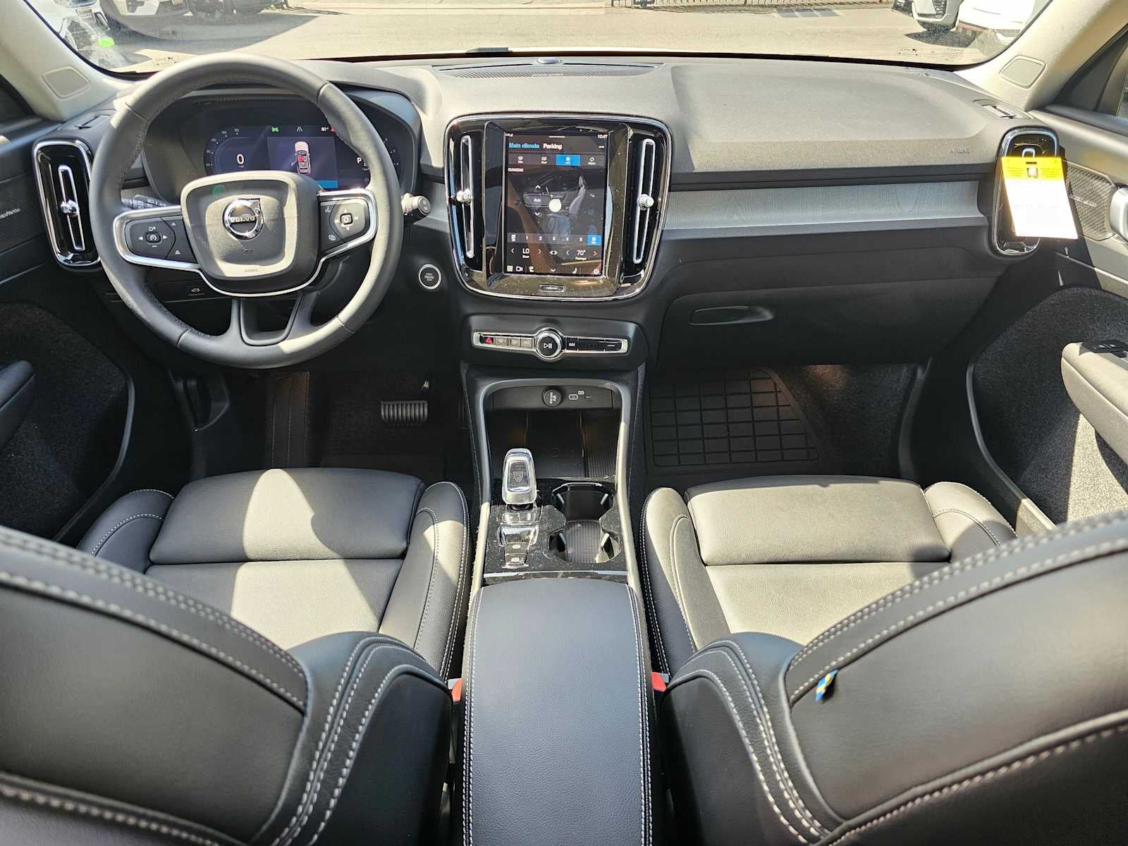 2025 Volvo XC40 Ultra Dark Theme