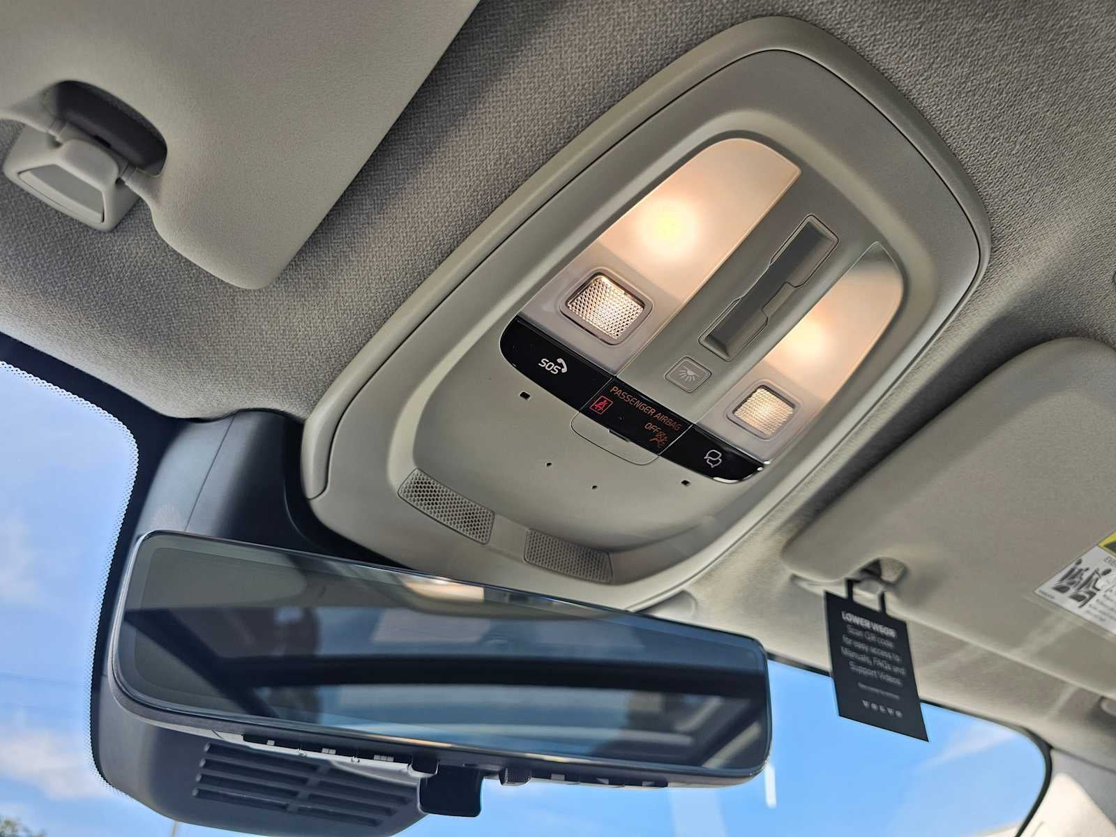 2025 Volvo XC40 Ultra Dark Theme