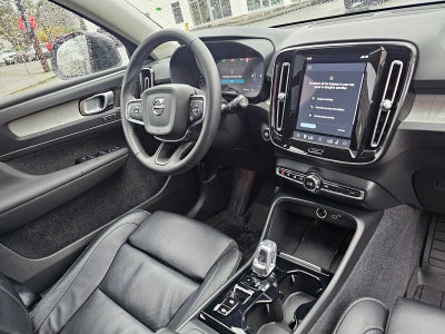 2024 Volvo XC40 Ultimate Dark Theme