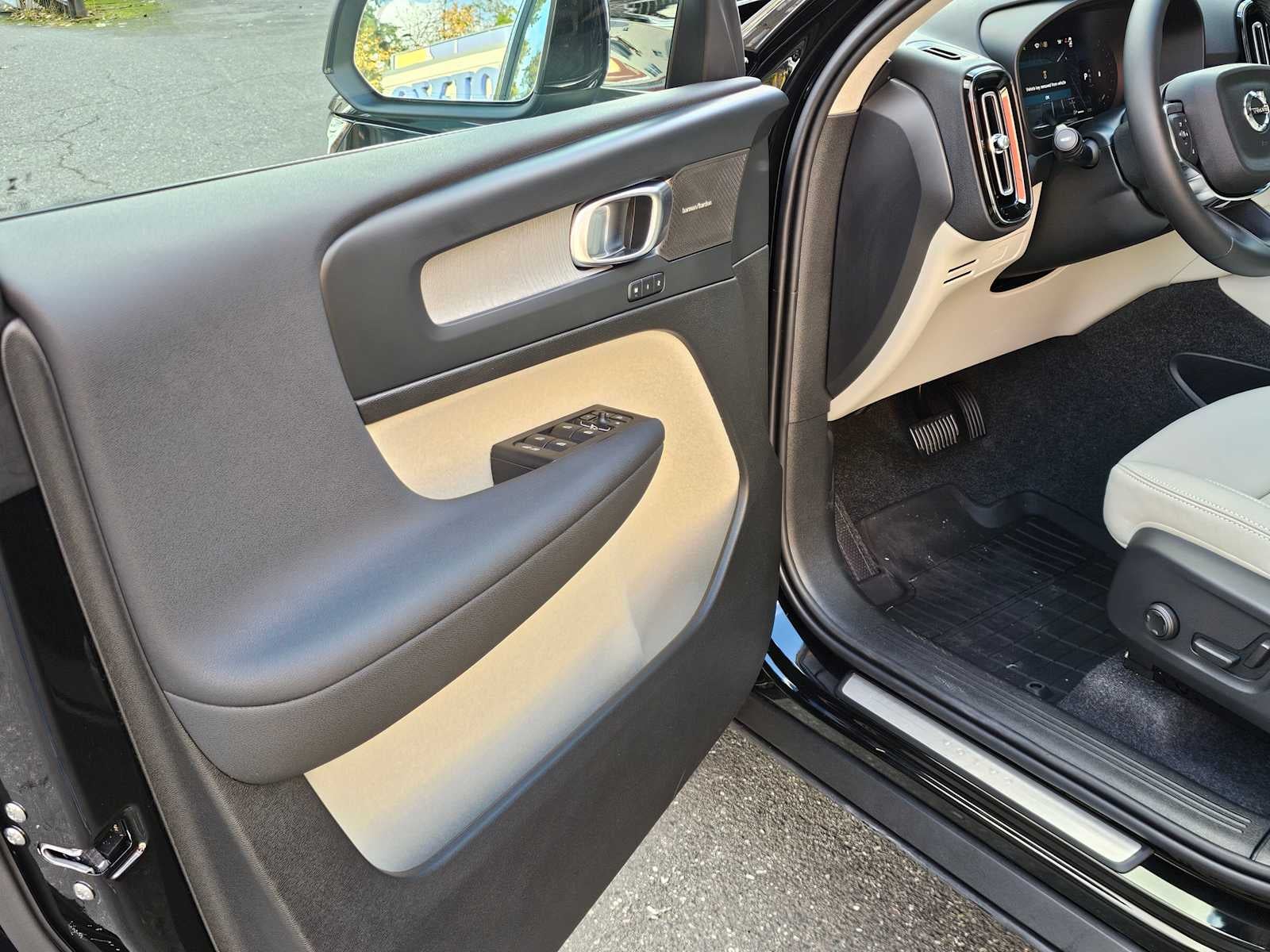 2026 Volvo XC40 Ultra