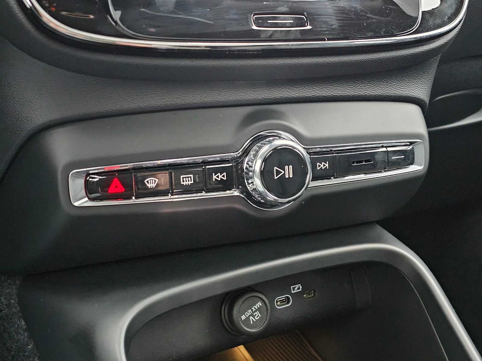 2026 Volvo XC40 Ultra