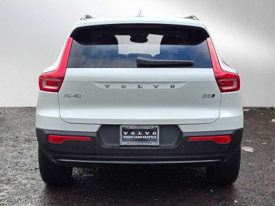 2024 Volvo XC40 Ultimate Dark Theme