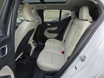 2024 Volvo XC40 Ultimate Dark Theme